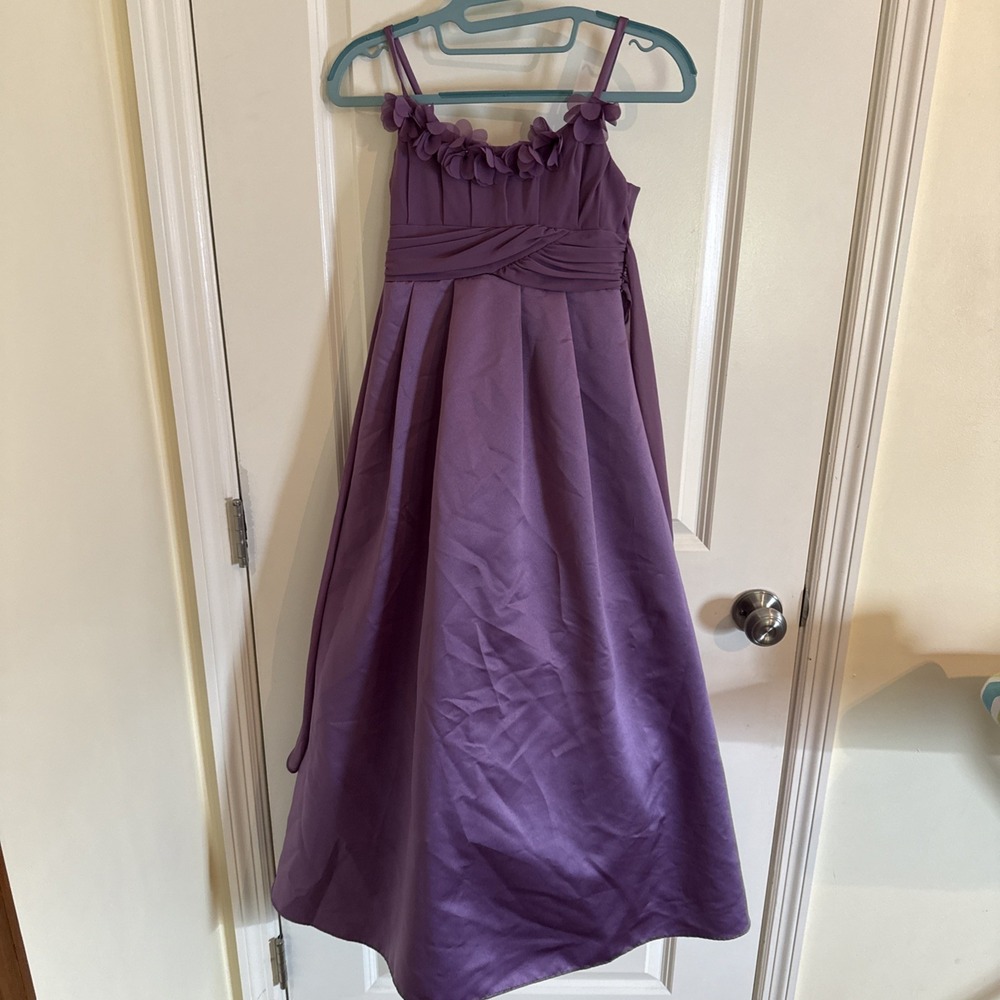 David's Bridal Lavendar Satin Flower Girl Dress Size 8 Wedding Formal